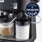 Cafetera Espresso y Cappuccino Oster c/Espumador de Leche